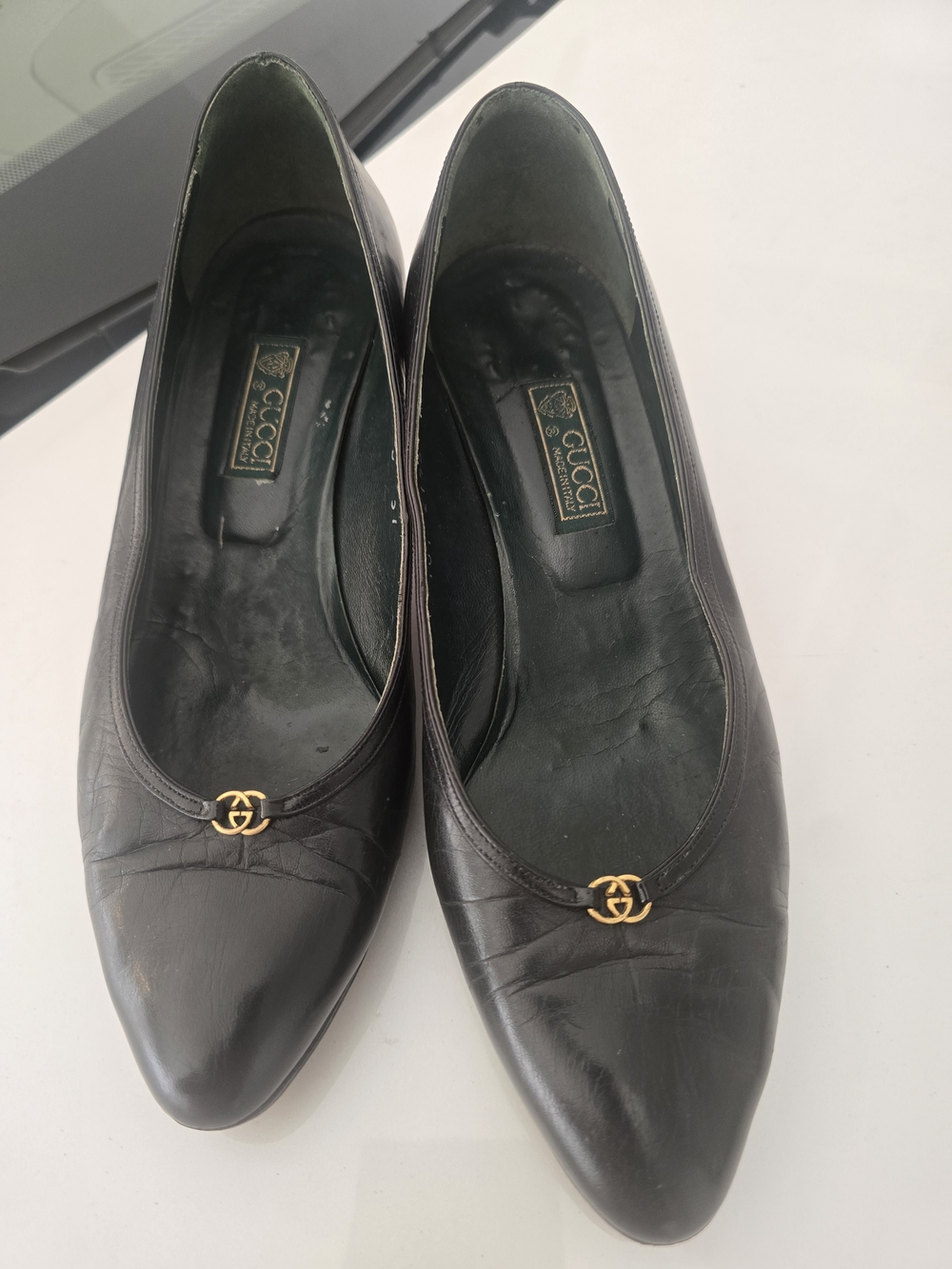 Vintage Gucci Black Leather Pointed-Toe Pumps with Gold GG Accent